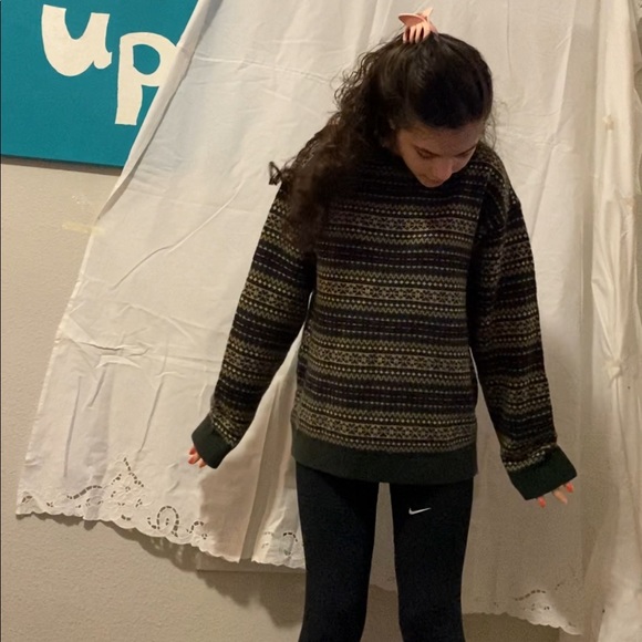 Neutral Arrow sweater - Picture 3 of 4